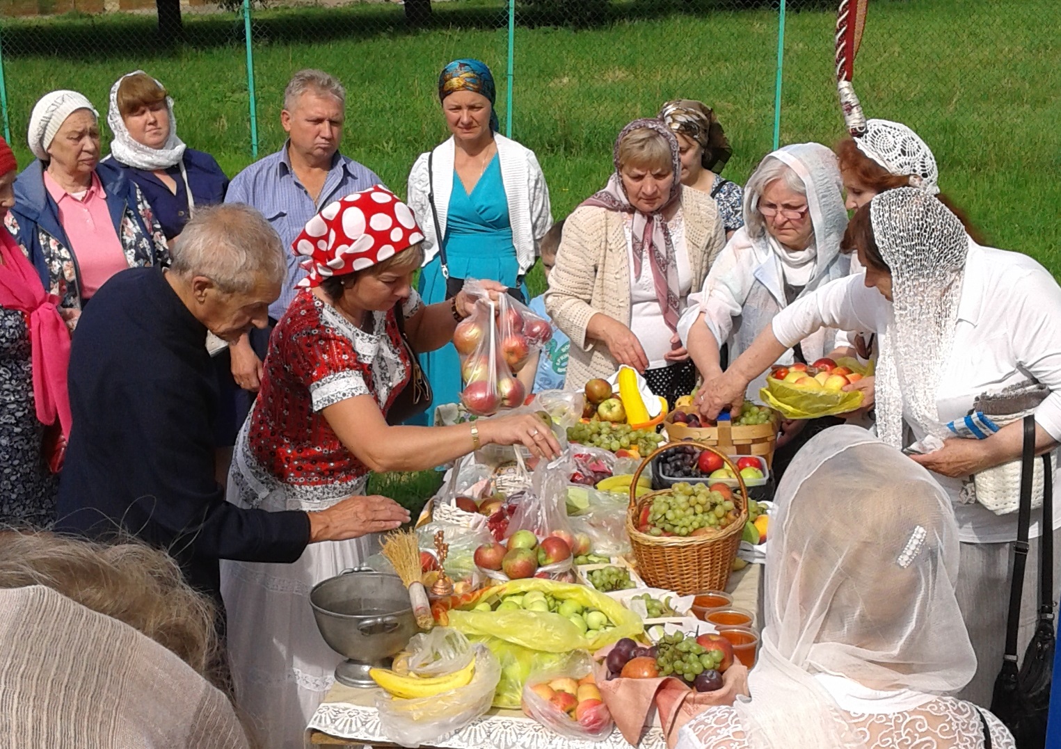 Освящение нового урожая в храме св. Иоанна Русского.